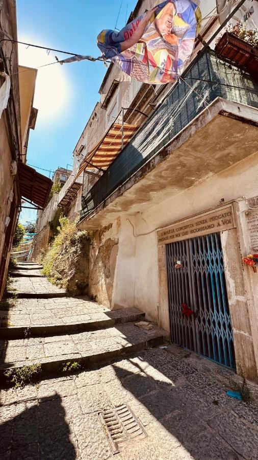 L'Oasi Di Luis Villa Napoli Esterno foto