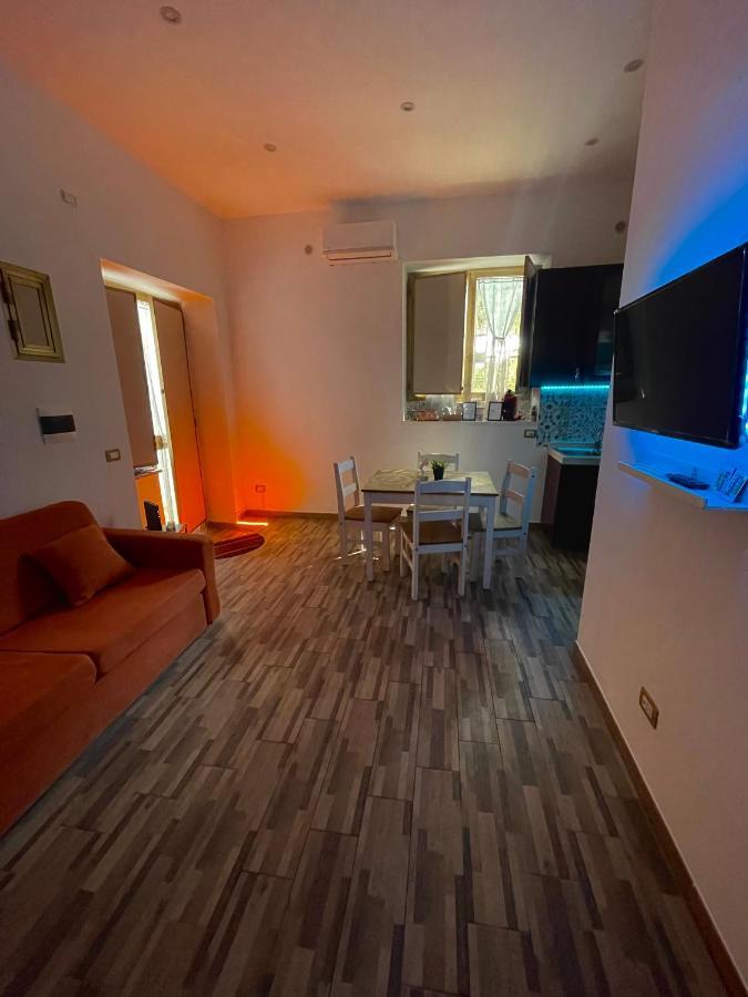 L'Oasi Di Luis Villa Napoli Esterno foto