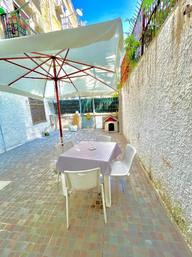 L'Oasi Di Luis Villa Napoli Esterno foto