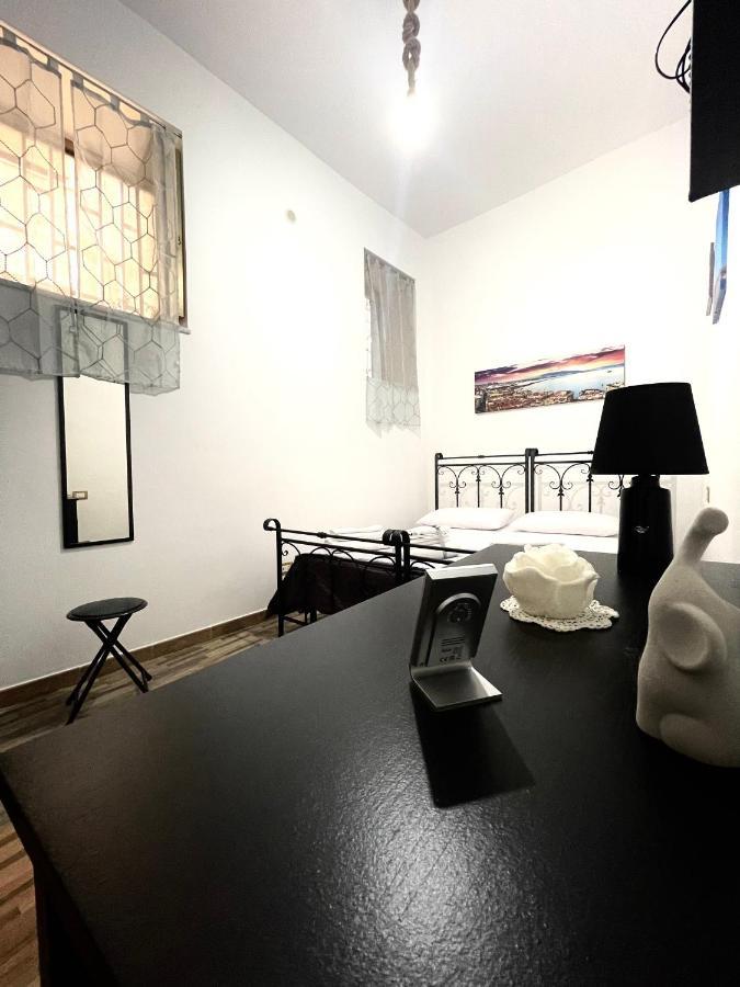 L'Oasi Di Luis Villa Napoli Esterno foto