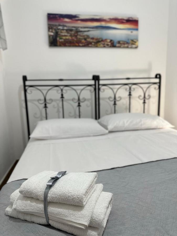 L'Oasi Di Luis Villa Napoli Esterno foto